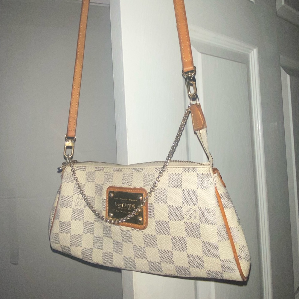 Louis Vuitton Eva clutch